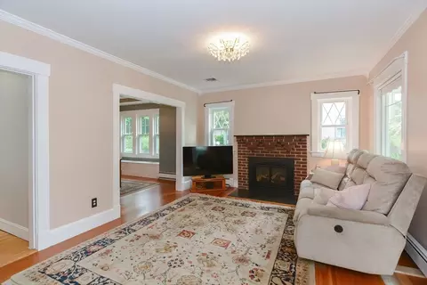 33 Riverside Pl, Walpole, MA 02081 photo 9