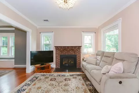 33 Riverside Pl, Walpole, MA 02081 photo 8