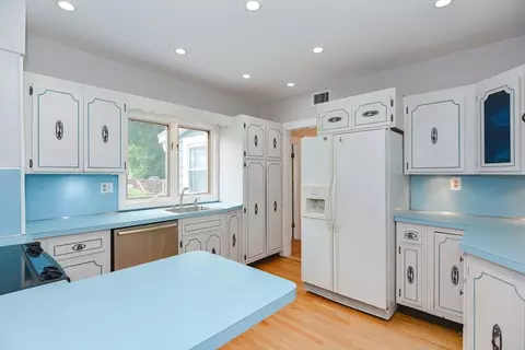 33 Riverside Pl, Walpole, MA 02081 photo 17