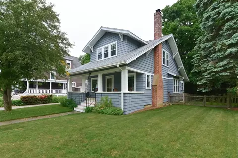 33 Riverside Pl, Walpole, MA 02081 photo 2