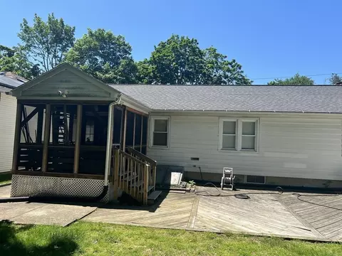 37 Ashmore Rd, Worcester, MA 01602 photo 2