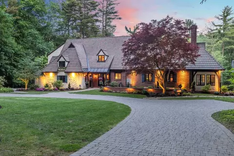 244 Overbrook Rd, Longmeadow, MA 01106