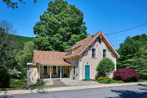 90 Main St, Shelburne, MA 01370