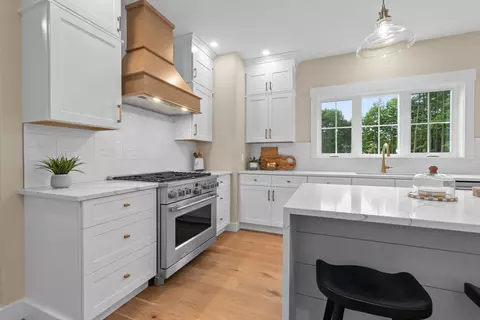 21 North St, Danvers, MA 01923 photo 6
