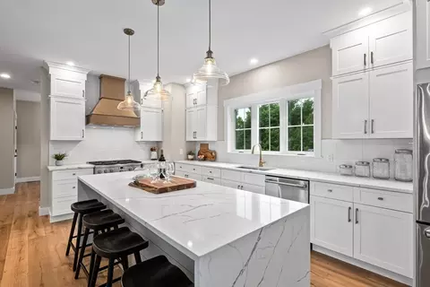 21 North St, Danvers, MA 01923 photo 4