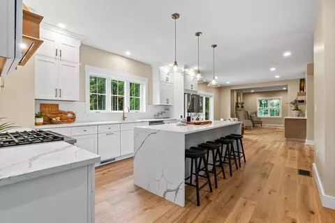 21 North St, Danvers, MA 01923 photo 10