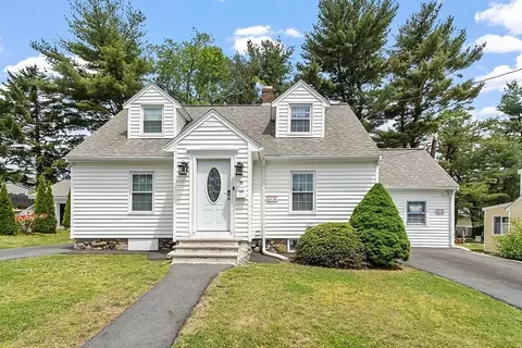 11 Woekel Ter, Methuen, MA 01844