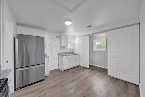Entry Way - 339 Abbott St, Springfield, MA 01118 photo 1 of 3