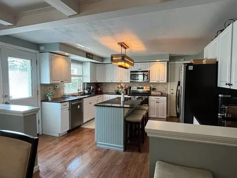 77 8th Ave, Chicopee, MA 01020 photo 9