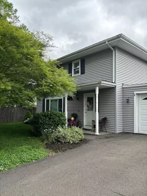 77 8th Ave, Chicopee, MA 01020 photo 2