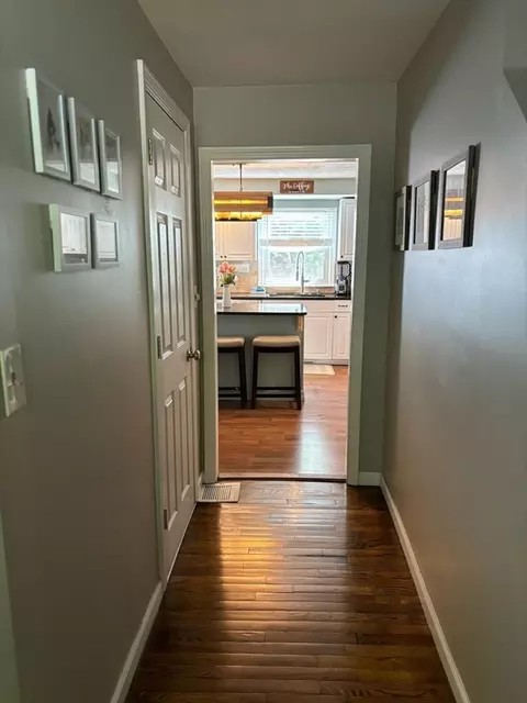 77 8th Ave, Chicopee, MA 01020 photo 6