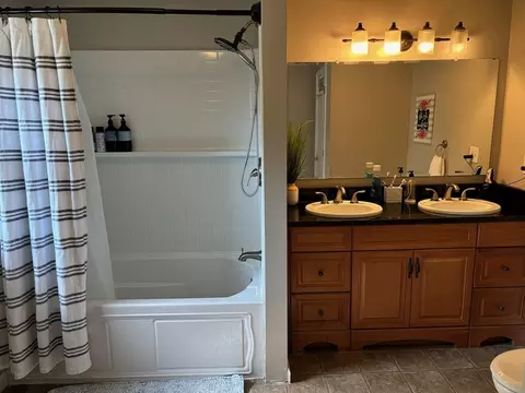 77 8th Ave, Chicopee, MA 01020 photo 25