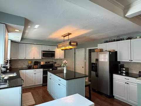 77 8th Ave, Chicopee, MA 01020 photo 8