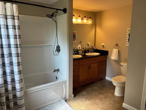 77 8th Ave, Chicopee, MA 01020 photo 26