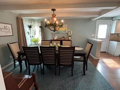 77 8th Ave, Chicopee, MA 01020 photo 11