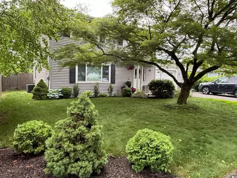 77 8th Ave, Chicopee, MA 01020 photo 3