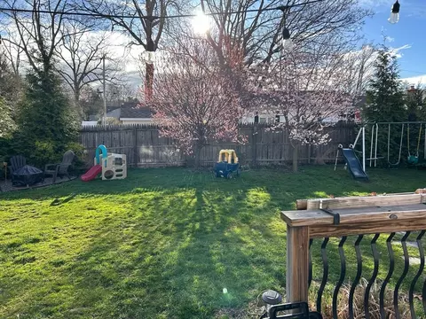 77 8th Ave, Chicopee, MA 01020 photo 33