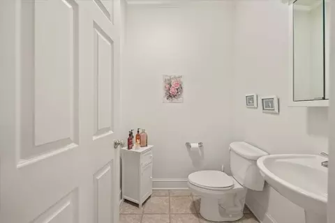 2 Eagles Cir, Berkley, MA 02779 photo 21