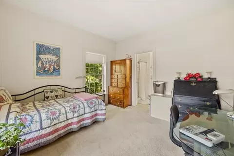 2 Eagles Cir, Berkley, MA 02779 photo 26