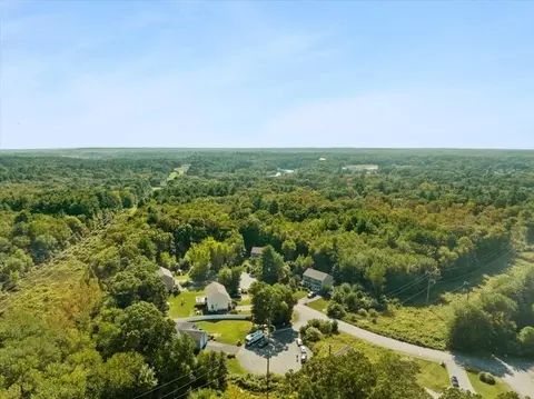 2 Eagles Cir, Berkley, MA 02779 photo 36
