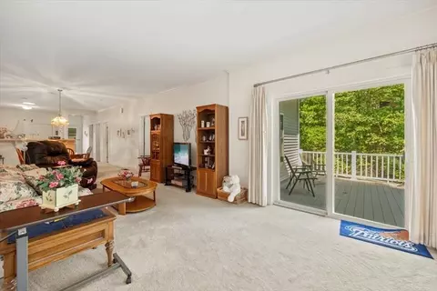 2 Eagles Cir, Berkley, MA 02779 photo 10
