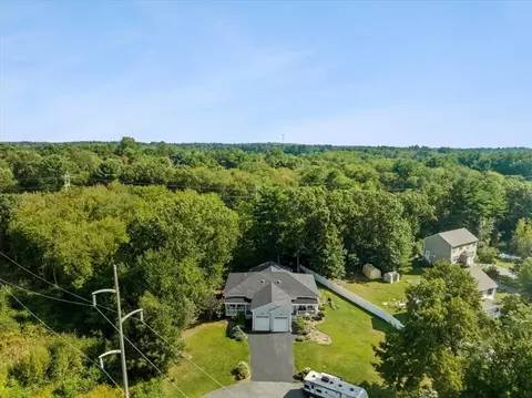 2 Eagles Cir, Berkley, MA 02779 photo 33