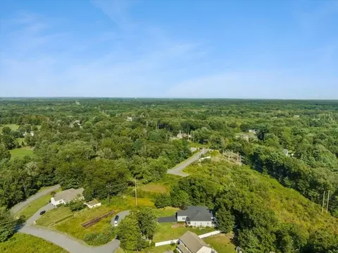 2 Eagles Cir, Berkley, MA 02779 photo 38
