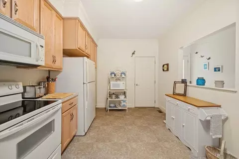 2 Eagles Cir, Berkley, MA 02779 photo 20