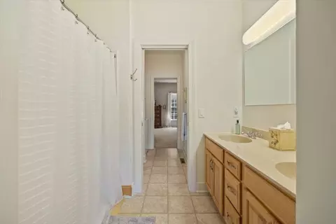 2 Eagles Cir, Berkley, MA 02779 photo 22