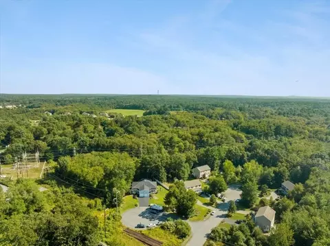 2 Eagles Cir, Berkley, MA 02779 photo 37