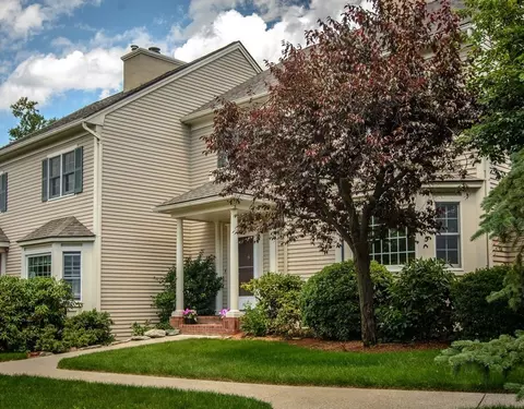 15 Powder Hill Way #15, Westborough, MA 01581