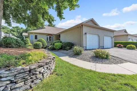 106 Pine Grove Dr #106, South Hadley, MA 01075