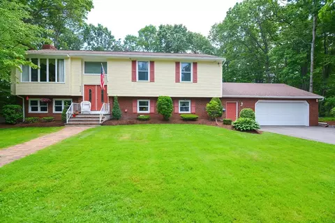 Exterior - 115 Highcrest Rd, Fall River, MA 02720 photo 1 of 14