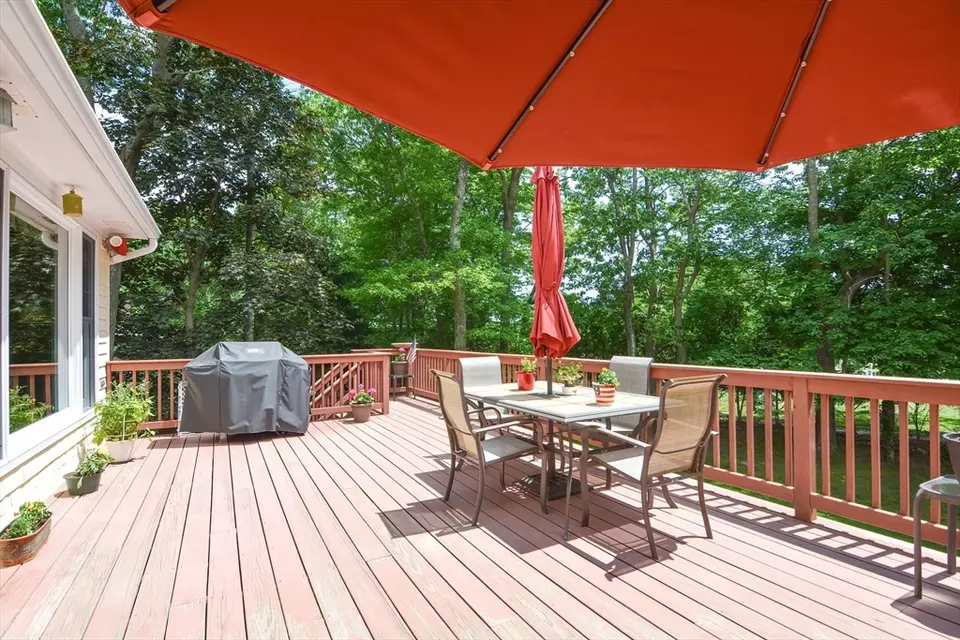 Exterior - 115 Highcrest Rd, Fall River, MA 02720 photo 5 of 14