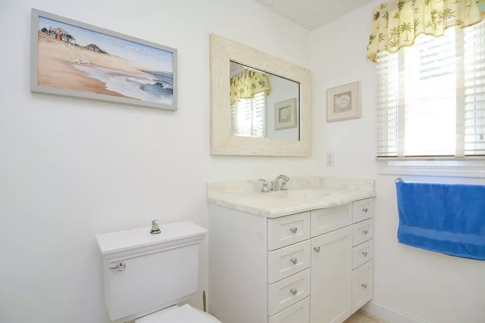 Bath - 115 Highcrest Rd, Fall River, MA 02720 photo 2 of 2