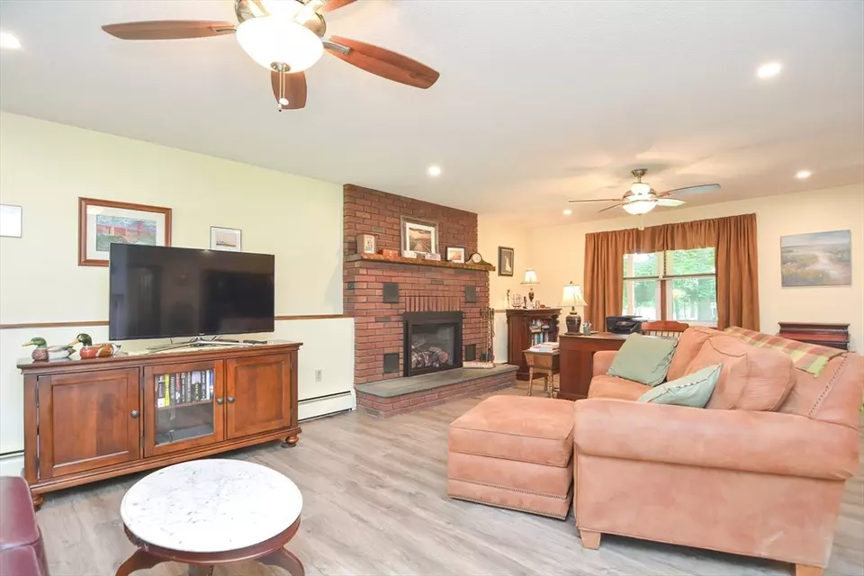 Living - 115 Highcrest Rd, Fall River, MA 02720 photo 6 of 6