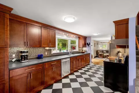 55 Robert Rd, Marblehead, MA 01945 photo 8