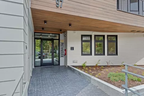 97 Elmwood St #211, Cambridge, MA 02140