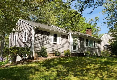 20 Surrey Ln, Harwich, MA 02645