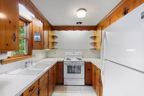 21 Summer Ave, Reading, MA 01867 photo 8
