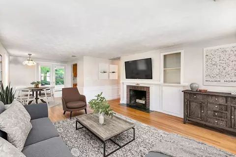 21 Summer Ave, Reading, MA 01867 photo 4