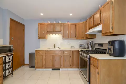 Kitchen - 181 Belmont St, Everett, MA 02149 photo 1 of 4