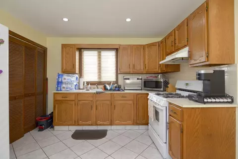 Kitchen - 181 Belmont St, Everett, MA 02149 photo 4 of 4