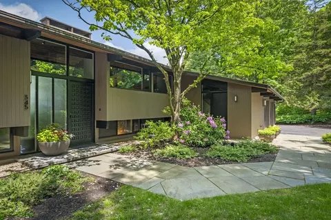 345 Cartwright Rd, Wellesley, MA 02482