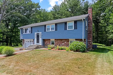 8 Foley Dr, North Reading, MA 01864