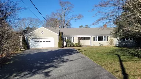 83 Pond View Dr, Barnstable, MA 02632 photo 1