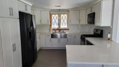 83 Pond View Dr, Barnstable, MA 02632 photo 3