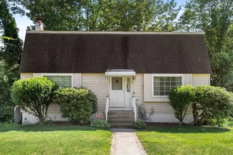 8 Nancy Dr, Auburn, MA 01501
