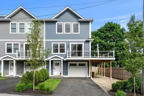 108 Bridge St #4, Beverly, MA 01915