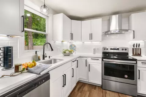 Kitchen - 34 Eastern Ave #K, Webster, MA 01570 photo 4 of 5